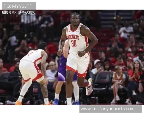 乌度卡称赞KD无私传球能力强调四打三战术需队友配合